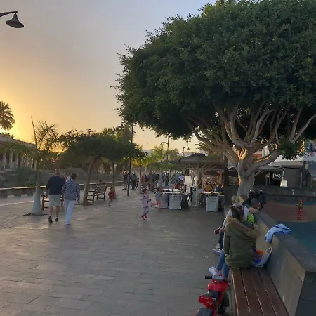 Cristianos Apartament *