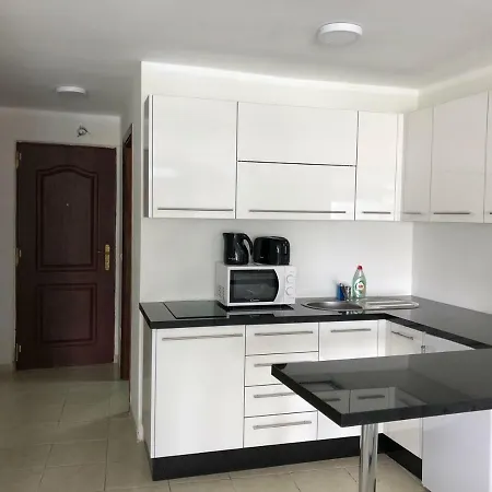 Cristianos Apartament *